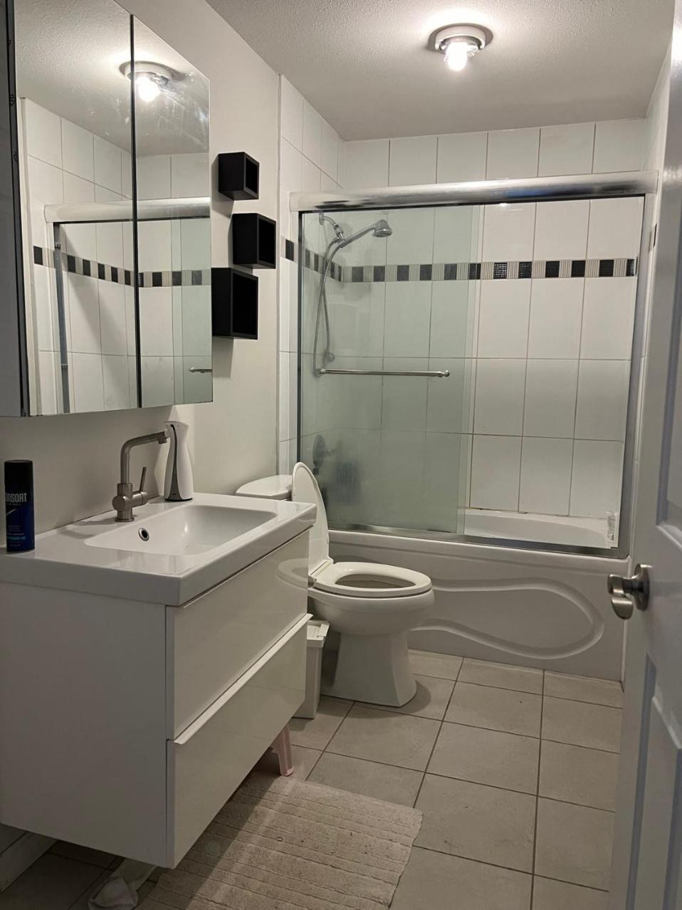 Airport Cozy Room 舒适小屋 Vancouver, Richmond,Near Yvr 外观 照片
